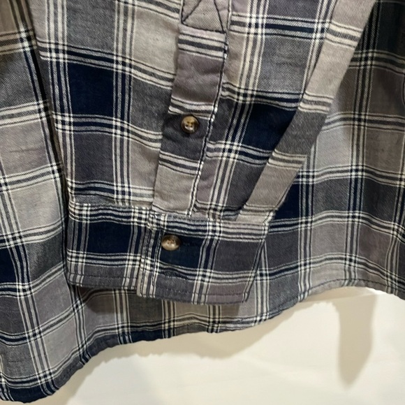 Men's size large Windriver Plaid Shirt - dark blue and Gray - Picture 7 of 16